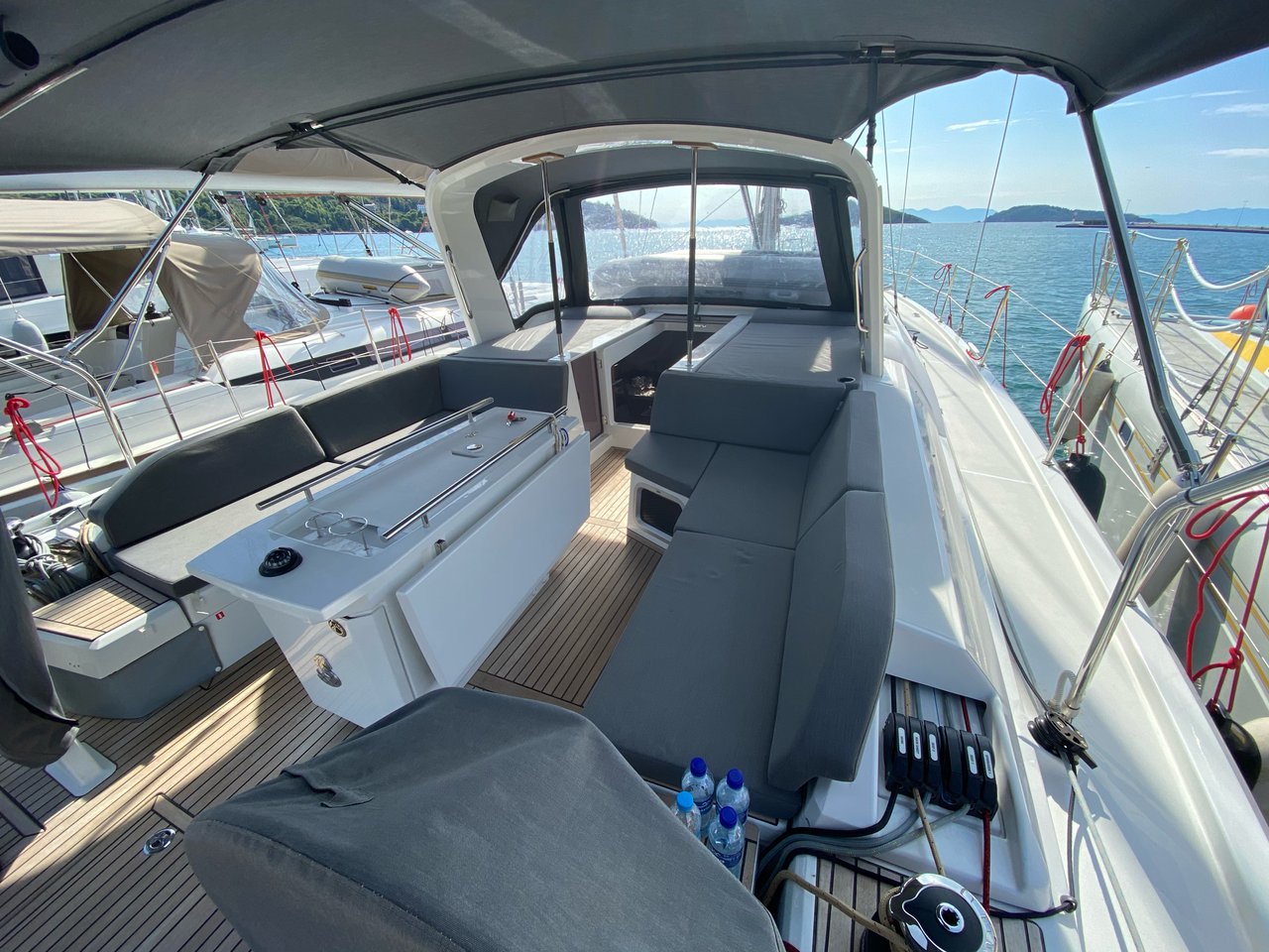 Photo #8 - Oceanis 51.1 - 5 + 1 cab. (Captain George) in Skiathos - 37887
