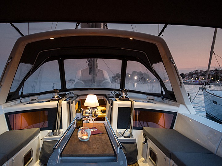 Photo #8 - Oceanis 48 - 5 cab. (Invictus) in Skiathos - 37888