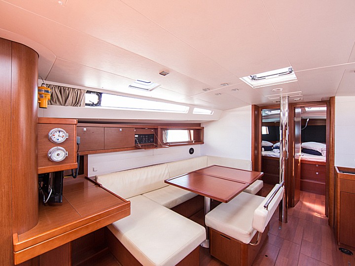 Photo #10 - Oceanis 48 - 5 cab. (Invictus) in Skiathos - 37888