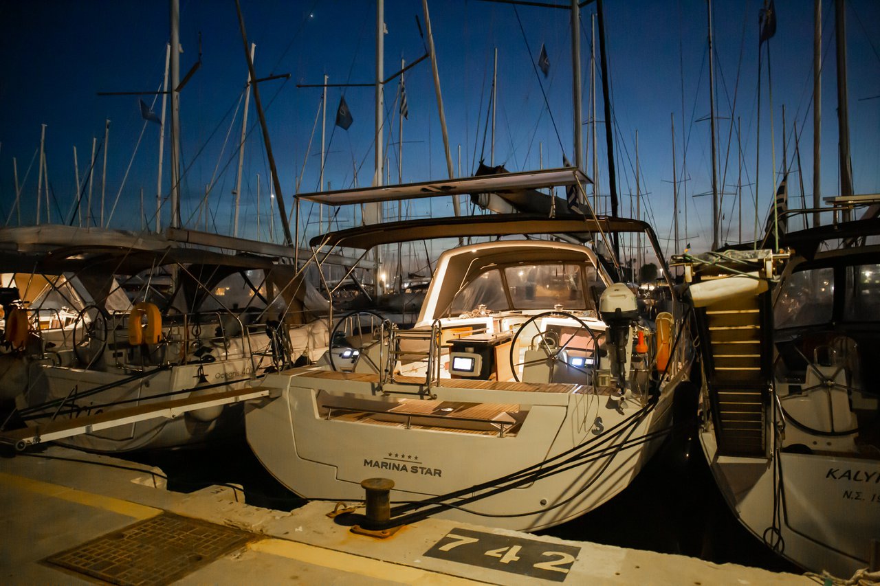 Photo #23 - Oceanis 48 - 5 cab. (Aeolis) en Atenas - 37889
