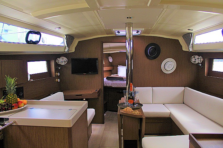 Photo #4 - Oceanis 41.1 (Diamanti II) in Skiathos - 37895