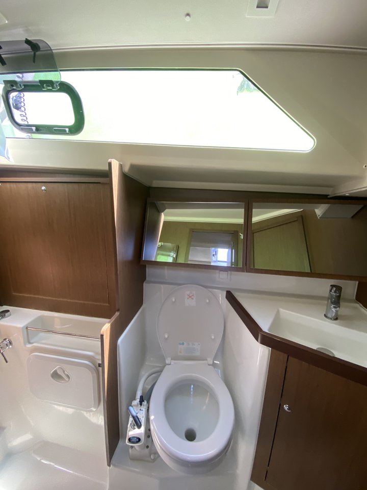Photo #8 - Oceanis 41.1 (Iris) in Athen - 37898