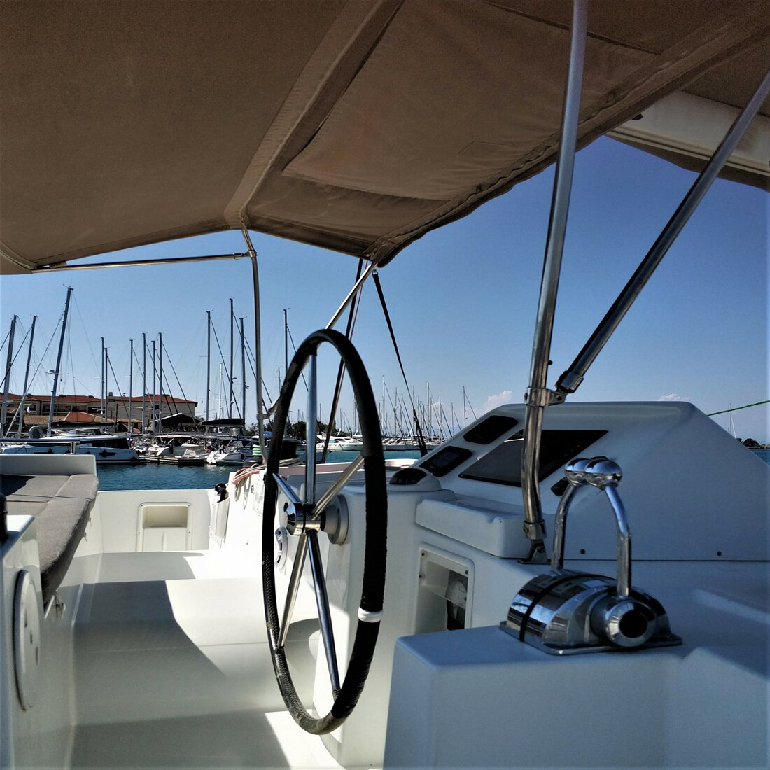 Photo #10 - Lagoon 450 F - 4 + 2 cab. (Azraq) en Athènes - 37904