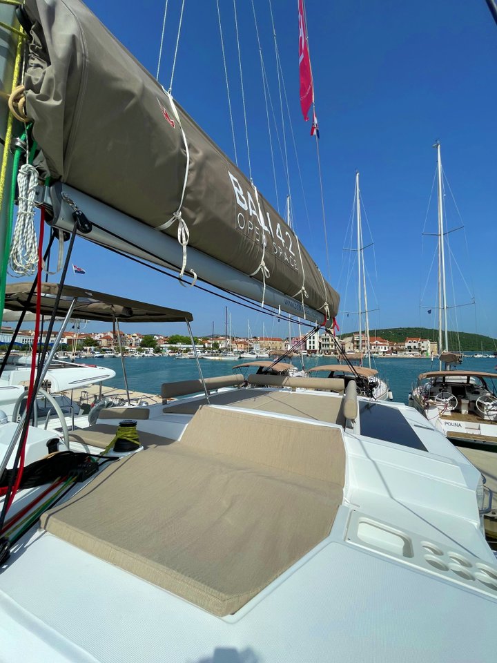 Photo #8 - Bali 4.2 - 4 + 1 cab. (Sail and Adventure) in Pirovac - 37906
