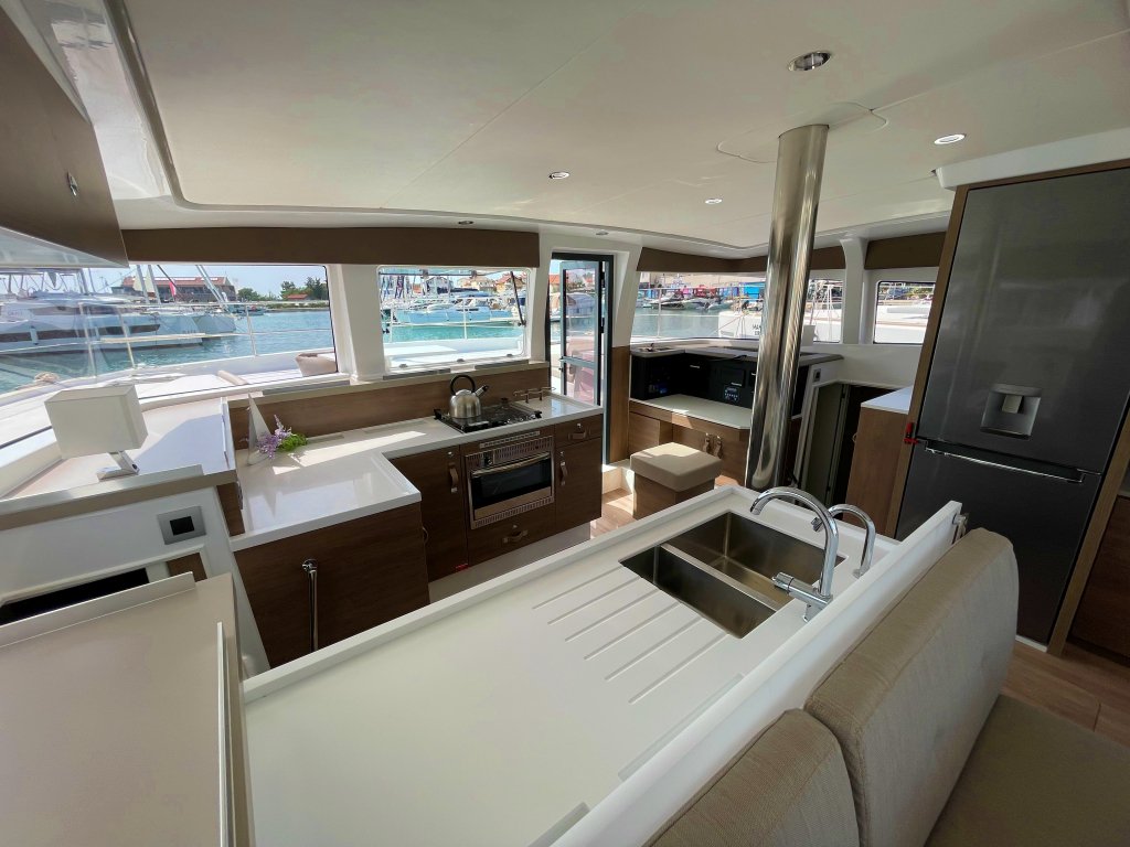 Photo #12 - Bali 4.2 - 4 + 1 cab. (Sail and Adventure) in Pirovac - 37906