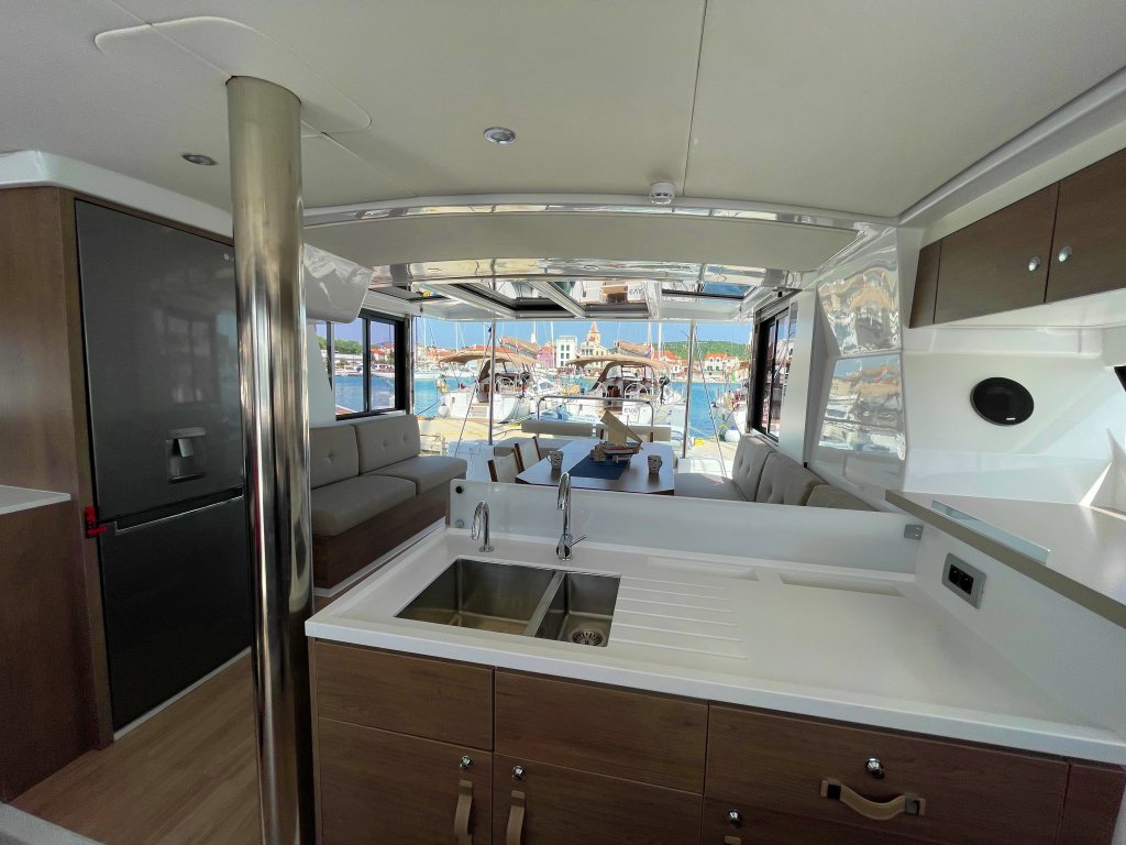 Photo #15 - Bali 4.2 - 4 + 1 cab. (Sail and Adventure) in Pirovac - 37906