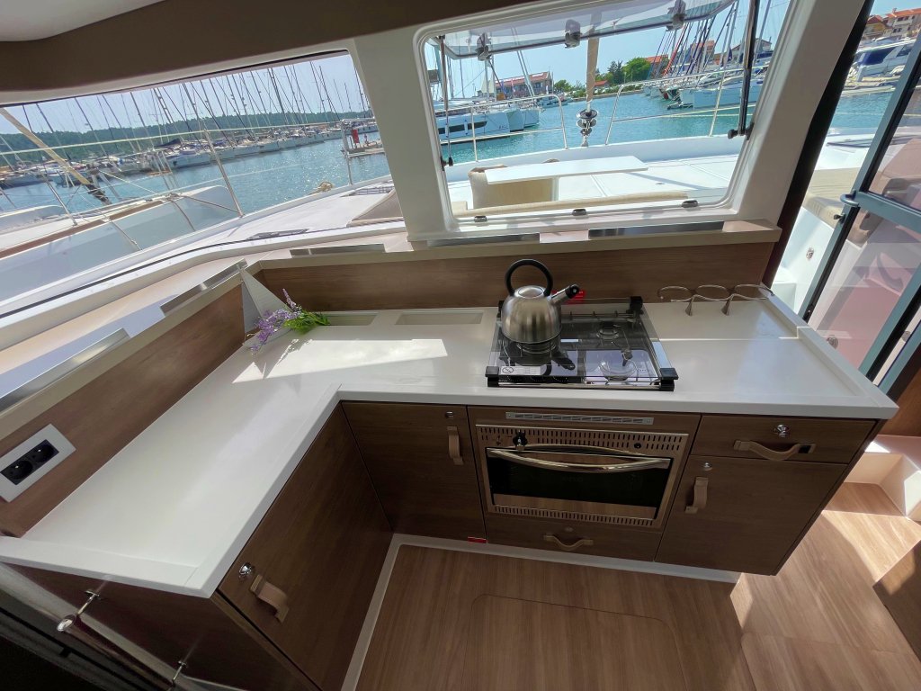 Photo #16 - Bali 4.2 - 4 + 1 cab. (Sail and Adventure) in Pirovac - 37906