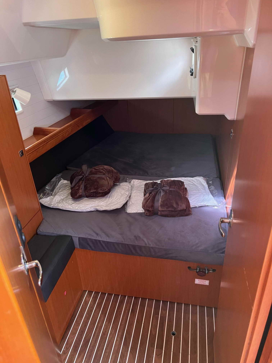 Photo #12 - Bavaria Cruiser 46 - 4 cab. (ECONOMY) in Mykonos - 37916