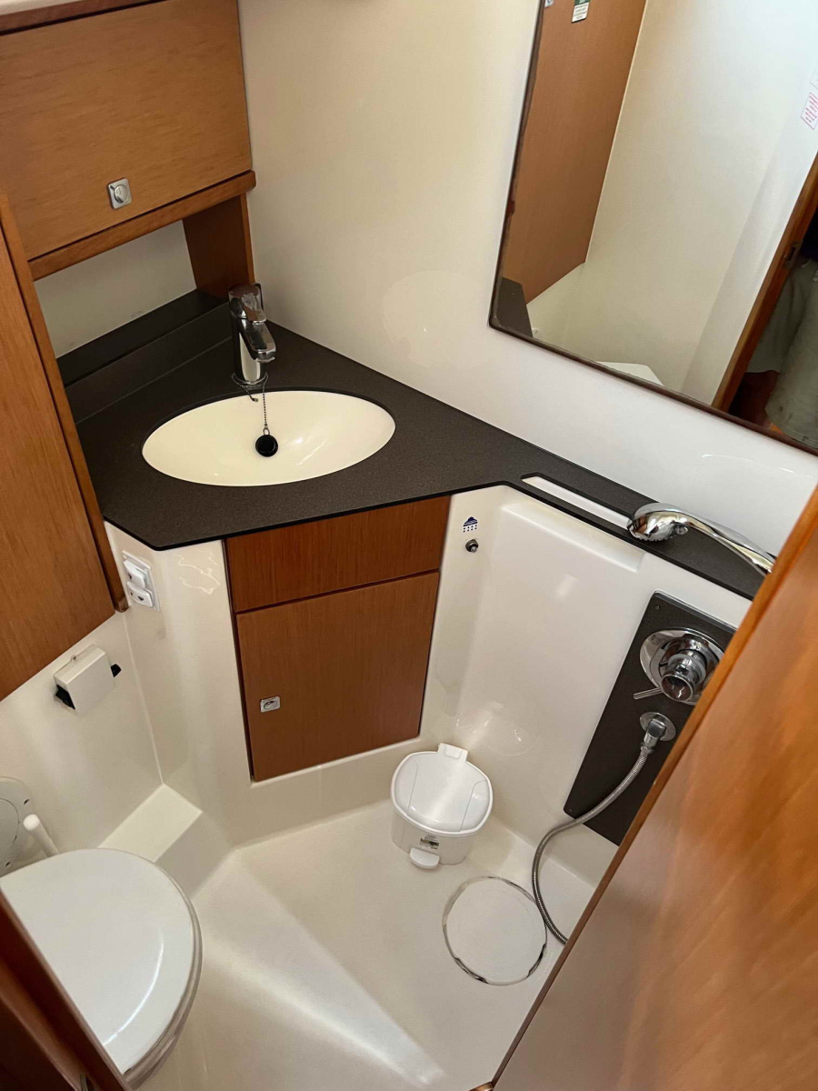 Photo #13 - Bavaria Cruiser 46 - 4 cab. (ECONOMY) in Mykonos - 37916