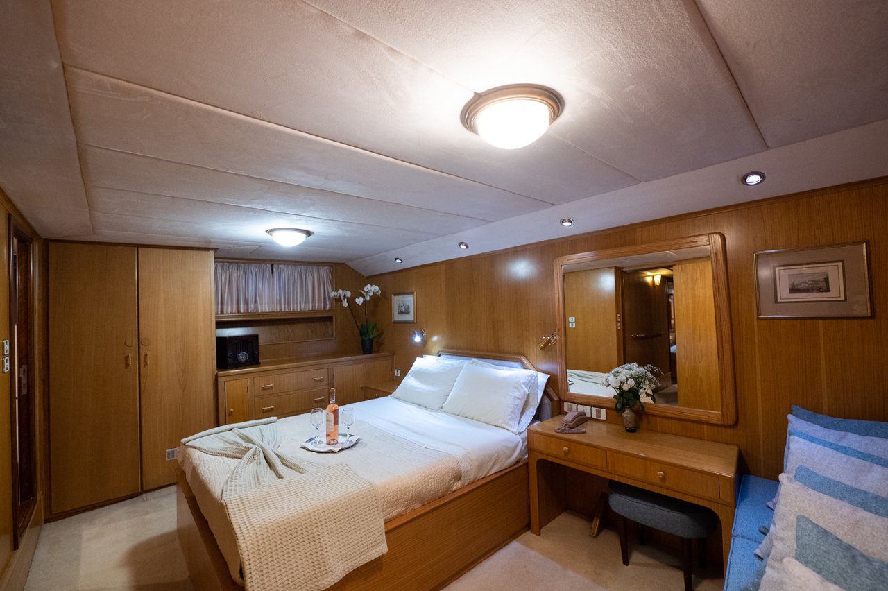Photo #28 - M/Y Elena (Elena) en Atenas - 37929