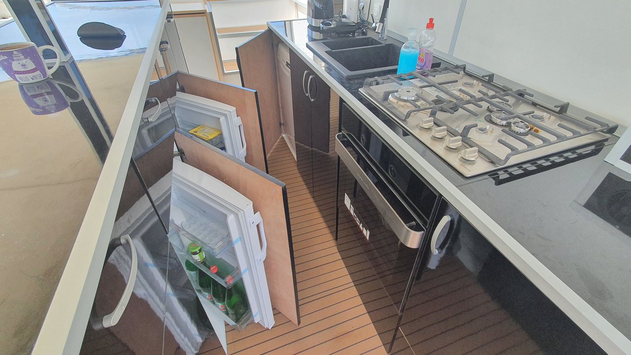 Photo #20 - Upwind 50 Eco - 4 + 1 cab. (Upwind) in Trogir - 37940