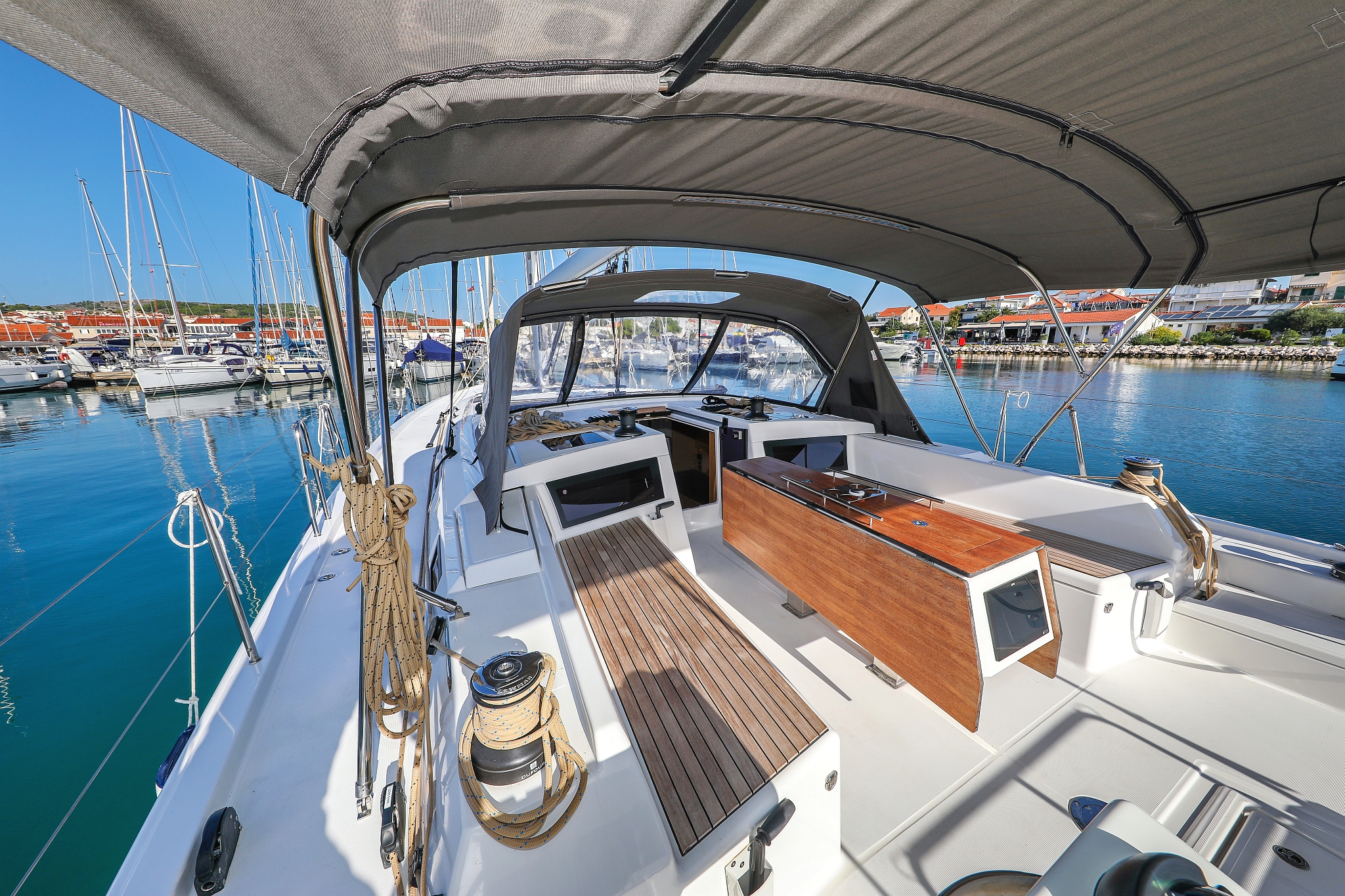 Photo #5 - Dufour 470 - 3 cab. (Amber) in Trogir - 37946