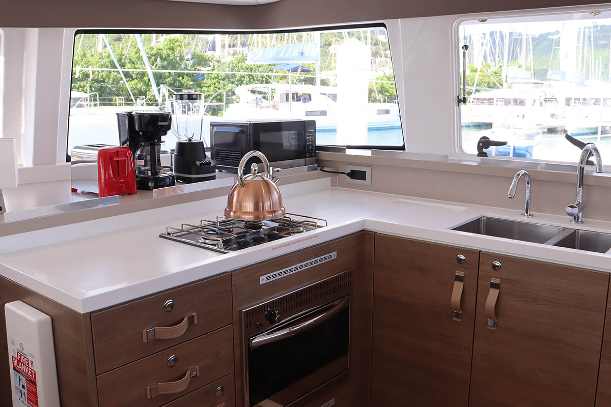 Photo #21 - Bali 4.4 - 4 + 1 cab. (Seas Another Day) in Nanny Cay - 37949