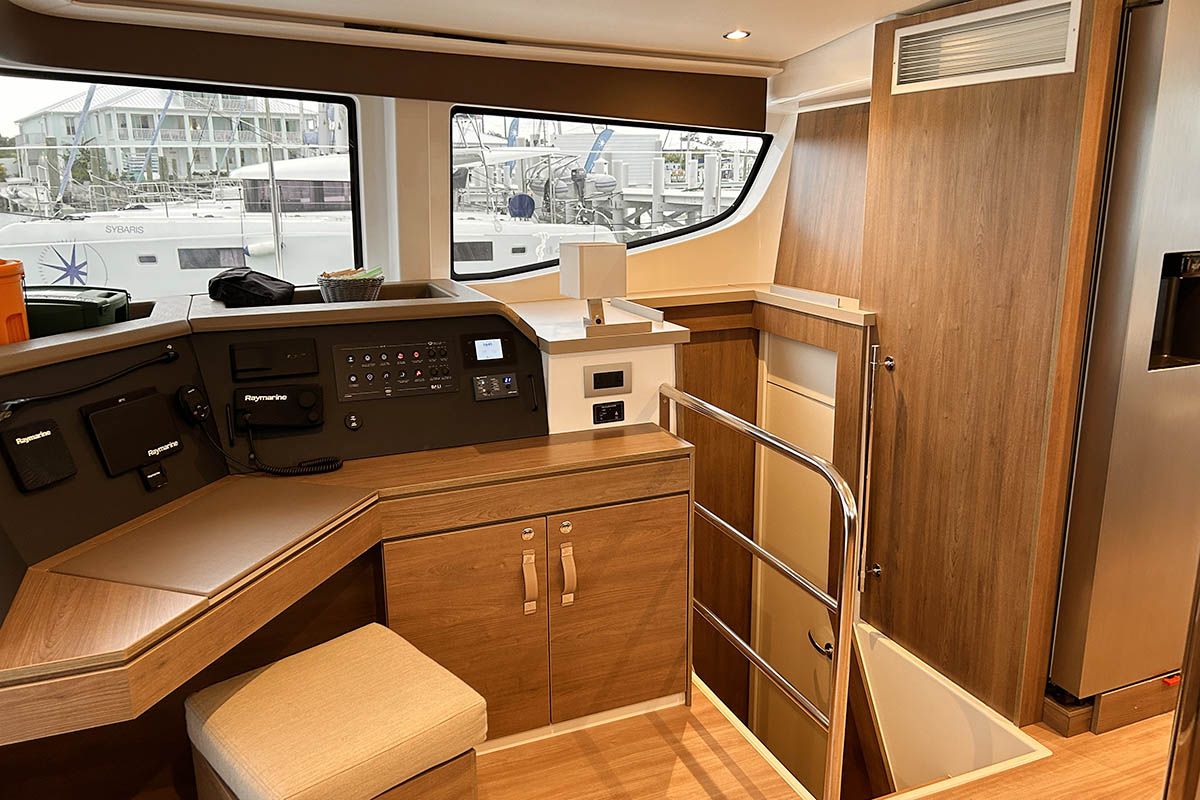 Photo #9 - Bali 4.4 - 4 + 1 cab. (Exodus) in Marsh Harbour - 37952