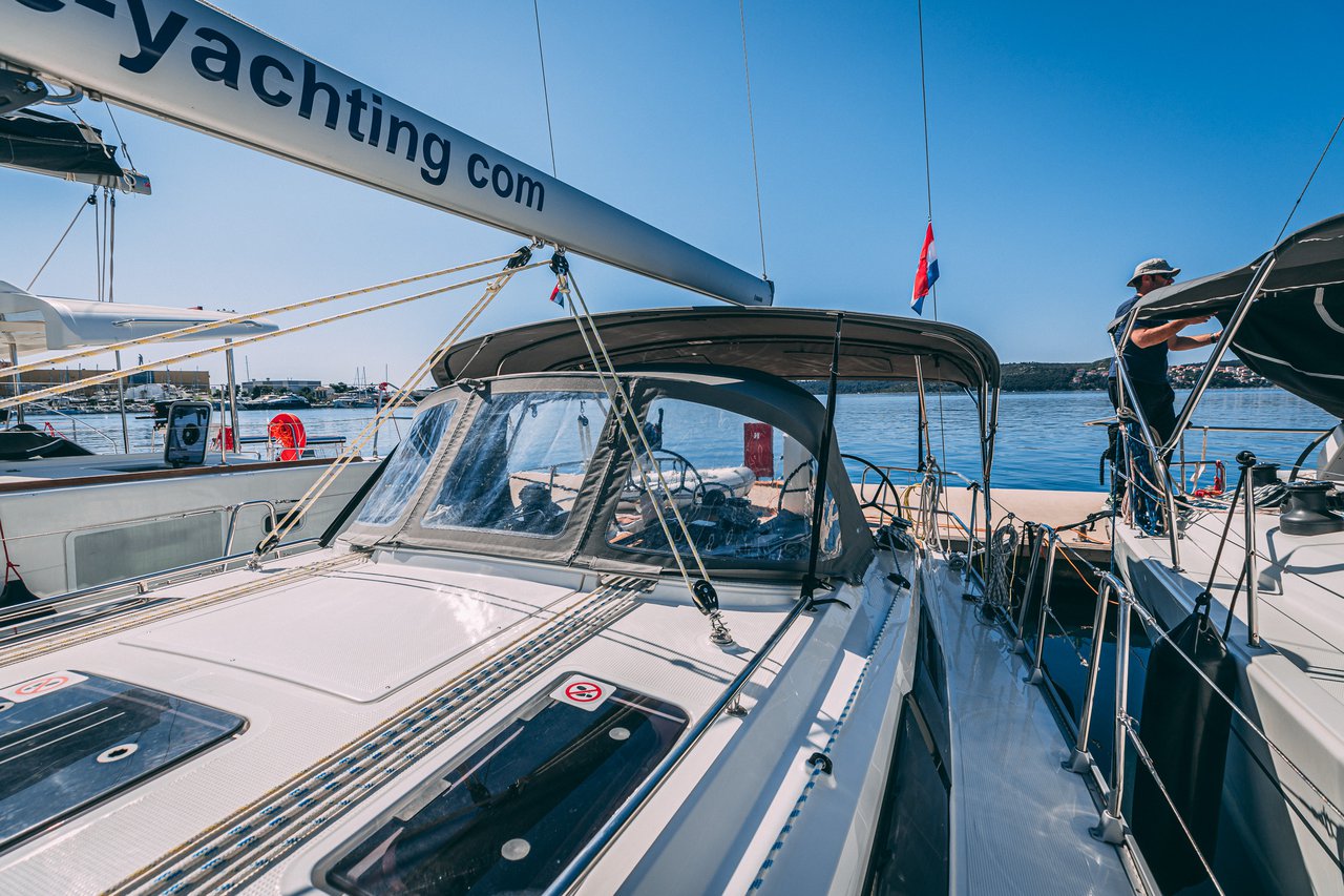 Photo #16 - Bavaria Cruiser 37 - 3 cab. (Firenze) in Trogir - 37971
