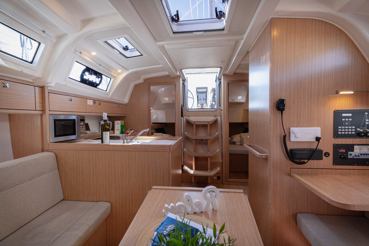 Photo #21 - Bavaria Cruiser 37 - 3 cab. (Firenze) in Trogir - 37971