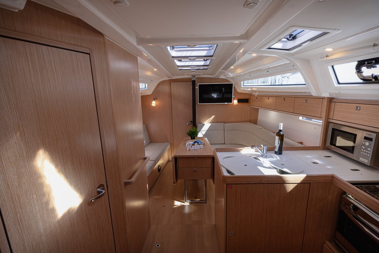 Photo #29 - Bavaria Cruiser 37 - 3 cab. (Firenze) in Trogir - 37971