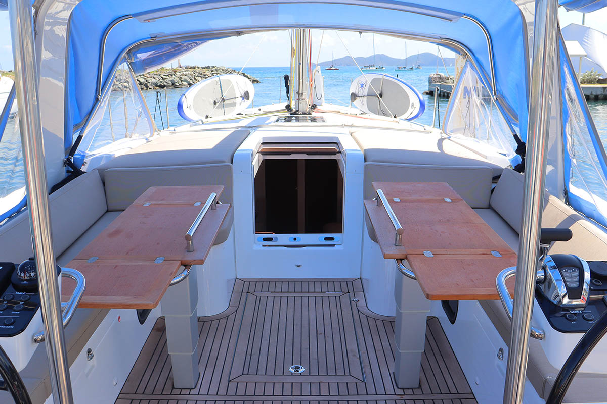 Photo #6 - Oceanis 54 - 3 + 1 cab. (Heartbeat) in Nanny Cay - 37972