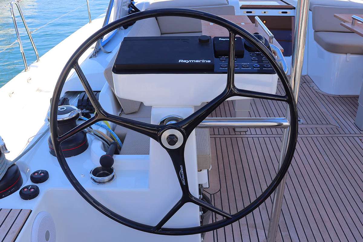 Photo #7 - Oceanis 54 - 3 + 1 cab. (Heartbeat) in Nanny Cay - 37972