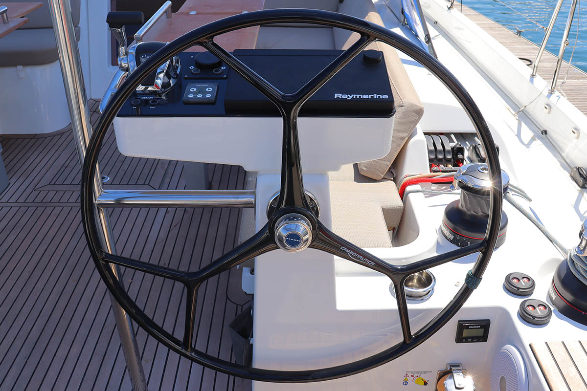 Photo #8 - Oceanis 54 - 3 + 1 cab. (Heartbeat) in Nanny Cay - 37972
