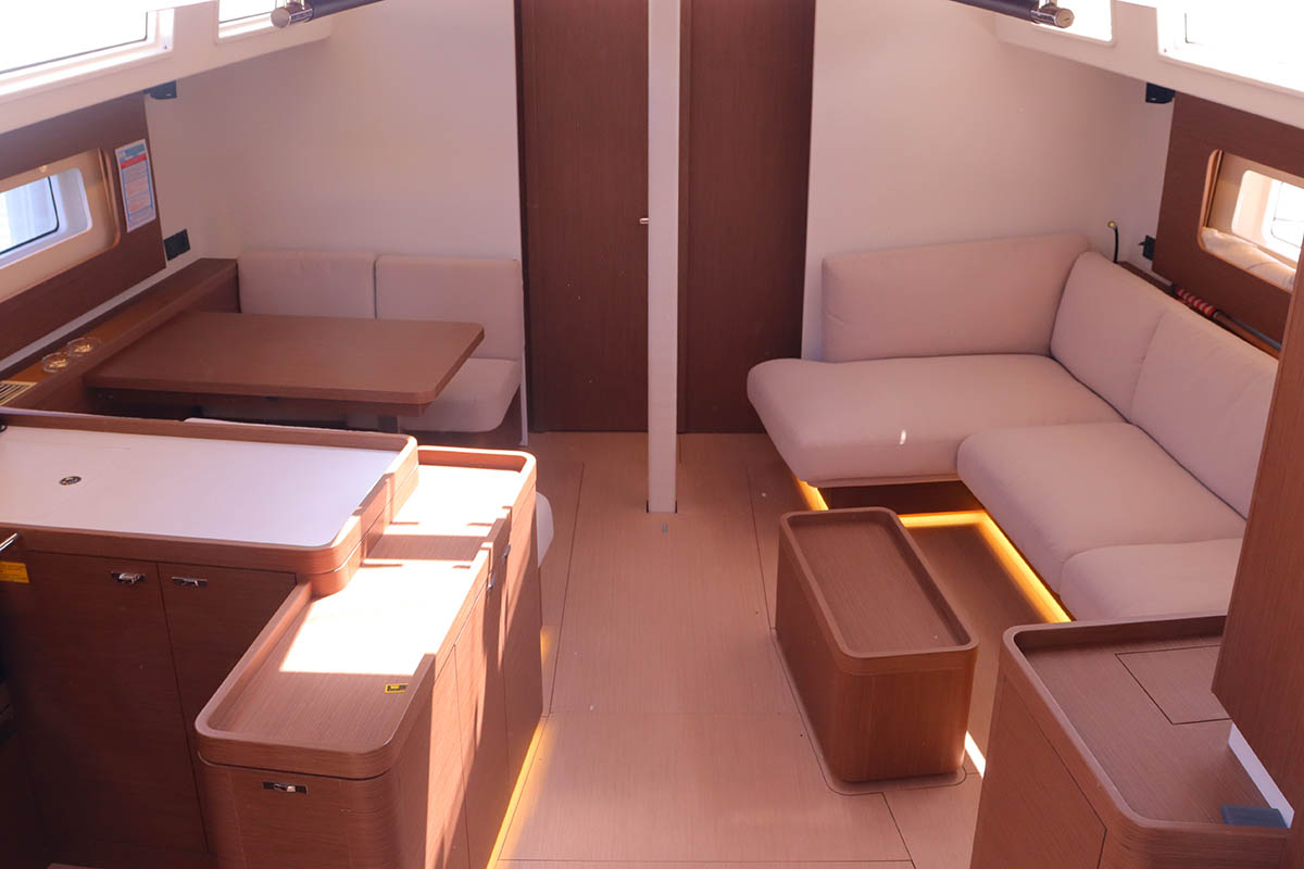 Photo #10 - Oceanis 54 - 3 + 1 cab. (Heartbeat) in Nanny Cay - 37972