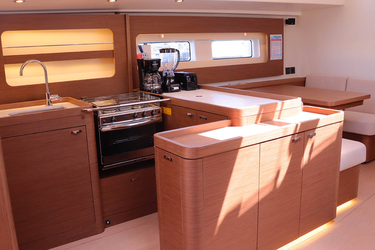 Photo #11 - Oceanis 54 - 3 + 1 cab. (Heartbeat) in Nanny Cay - 37972