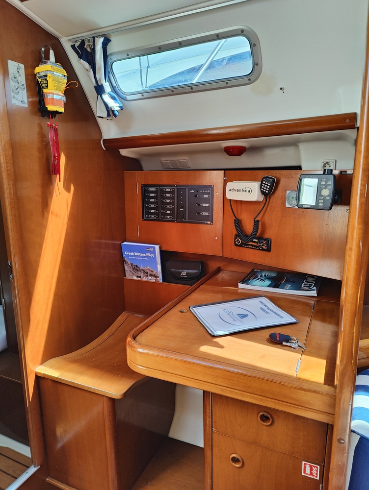 Photo #13 - Oceanis Clipper 393 (Crete) in Athens - 37988