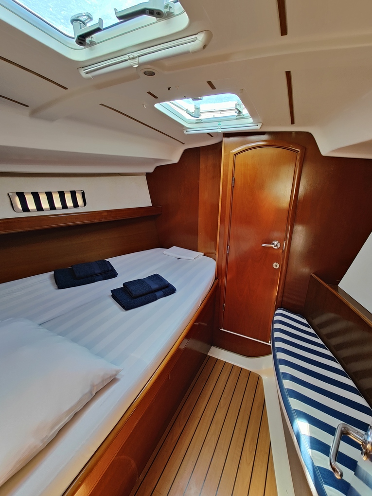 Photo #16 - Oceanis Clipper 393 (Crete) in Athens - 37988