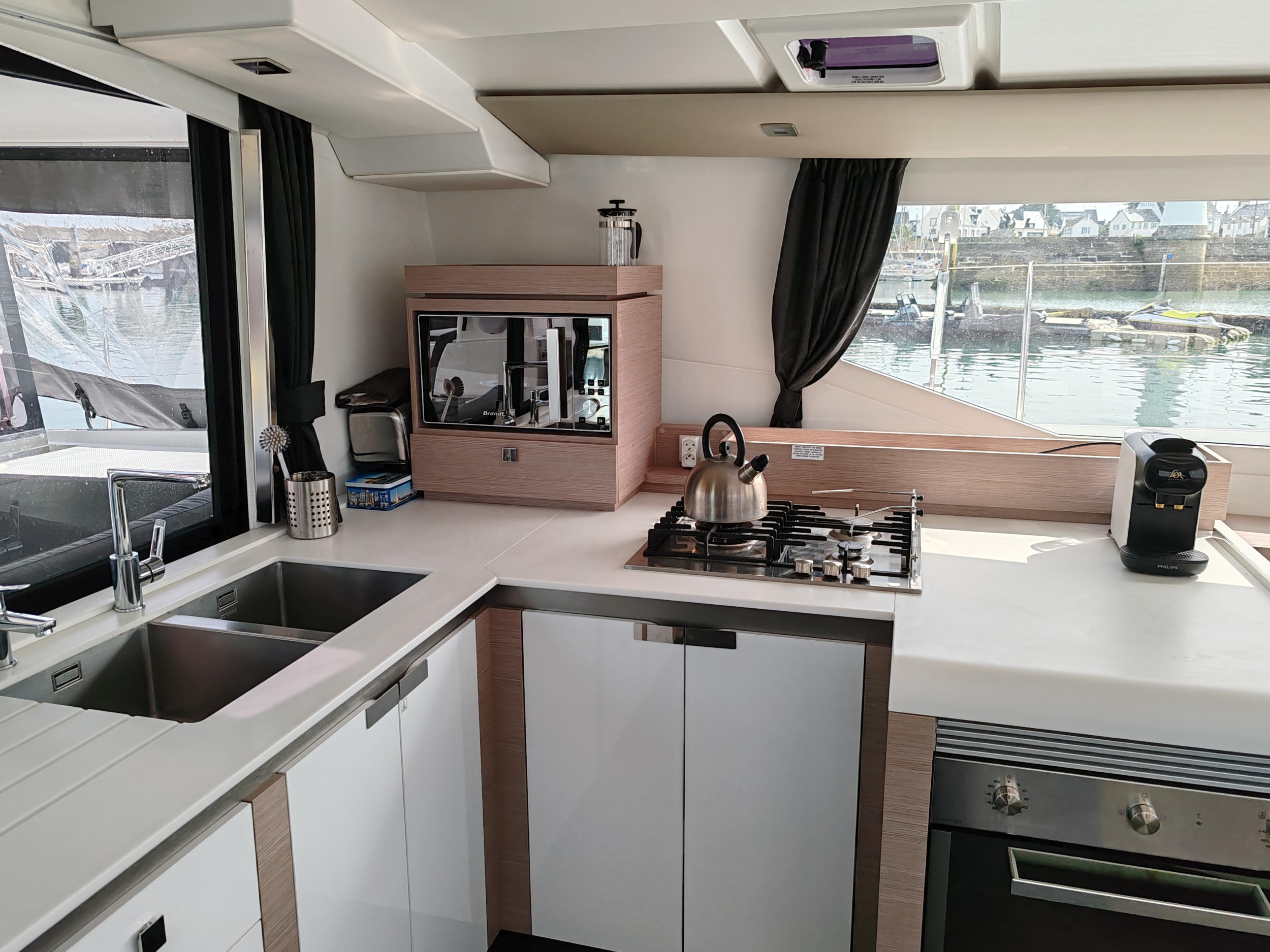 Photo #12 - Fountaine Pajot Tanna 47 - 5 + 1 cab. (Sirius) in Saint-Mandrier-sur-Mer - 37995