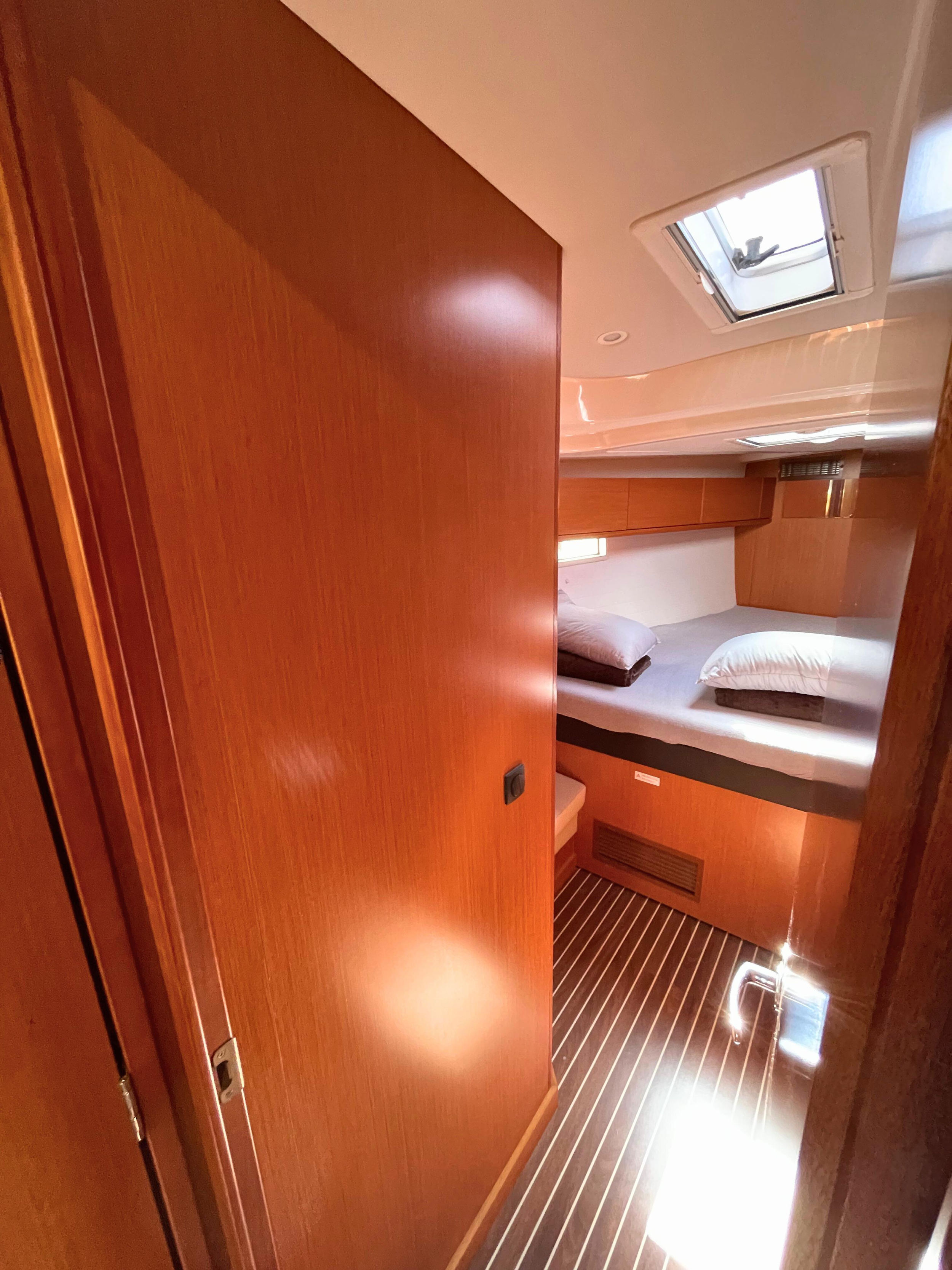Photo #10 - Bavaria Cruiser 51 (Prince Nikolaos) in Athen - 38038