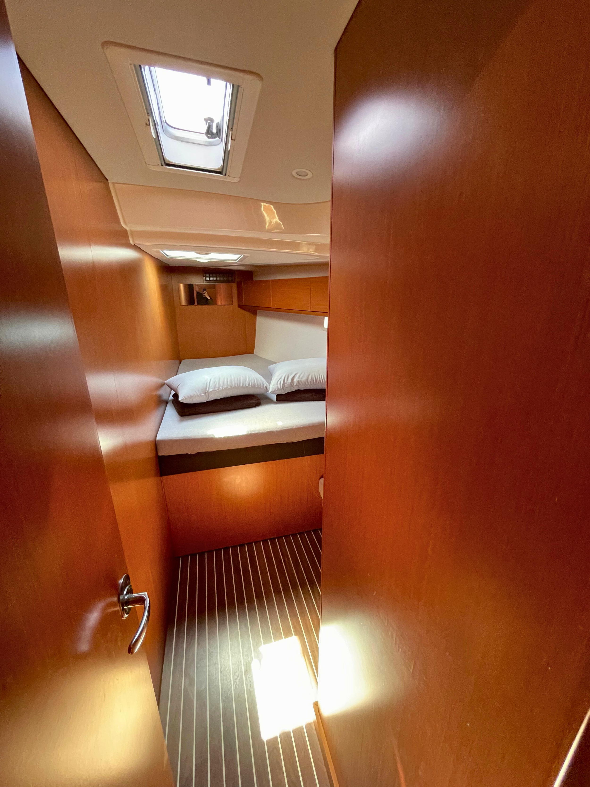 Photo #11 - Bavaria Cruiser 51 (Prince Nikolaos) in Athen - 38038