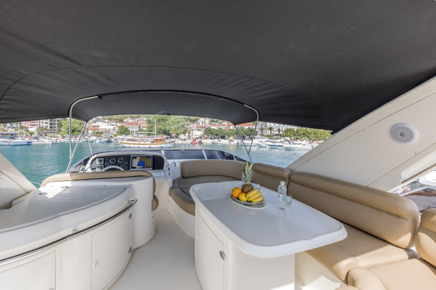 Photo #10 - Azimut 62 Fly - 3 + 2 cab. (Eos) in Podstrana - 38090