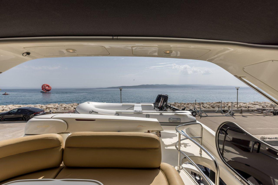 Photo #11 - Azimut 62 Fly - 3 + 2 cab. (Eos) in Podstrana - 38090