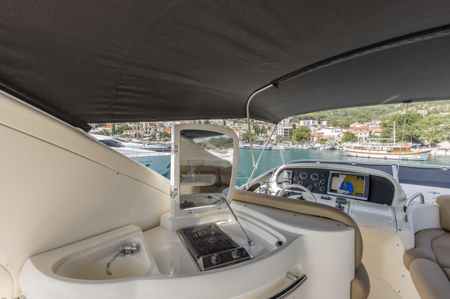 Photo #12 - Azimut 62 Fly - 3 + 2 cab. (Eos) in Podstrana - 38090