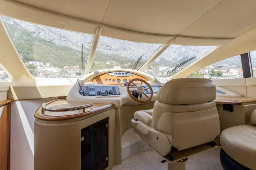 Photo #14 - Azimut 62 Fly - 3 + 2 cab. (Eos) in Podstrana - 38090