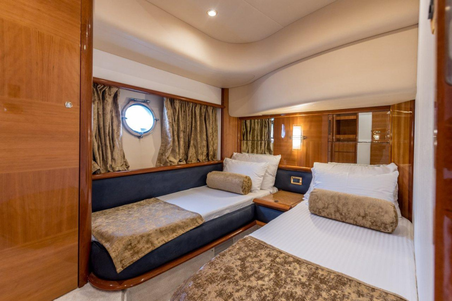 Photo #19 - Azimut 62 Fly - 3 + 2 cab. (Eos) in Podstrana - 38090