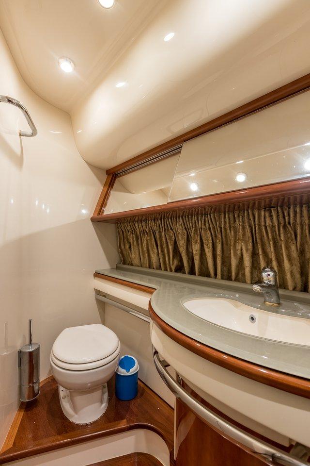 Photo #22 - Azimut 62 Fly - 3 + 2 cab. (Eos) in Podstrana - 38090