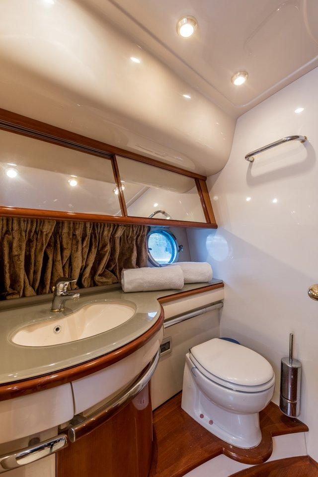 Photo #23 - Azimut 62 Fly - 3 + 2 cab. (Eos) in Podstrana - 38090