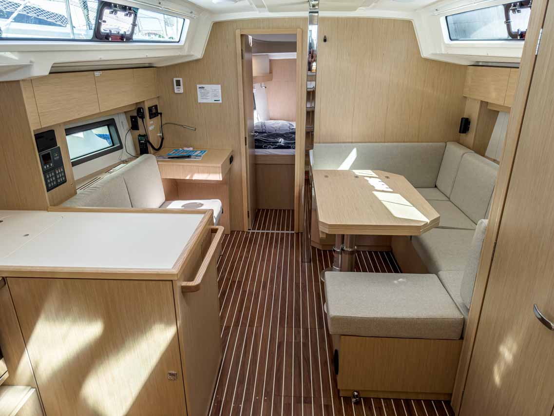 Photo #11 - Bavaria C38 (Penelope) in Pula - 38098