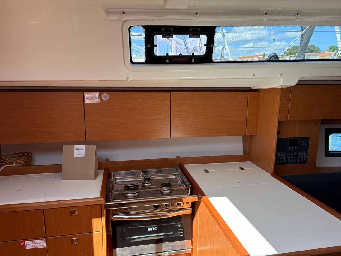 Photo #9 - Bavaria C38 (Freya) in Murter - 38099