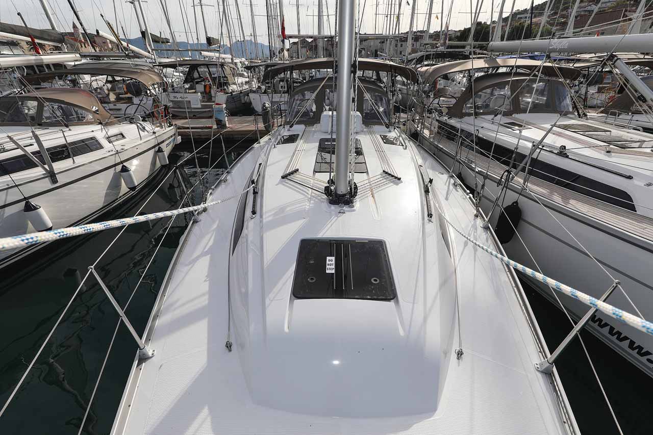 Photo #4 - Bavaria Cruiser 37 Style (Pura Vida) in Trogir - 38100