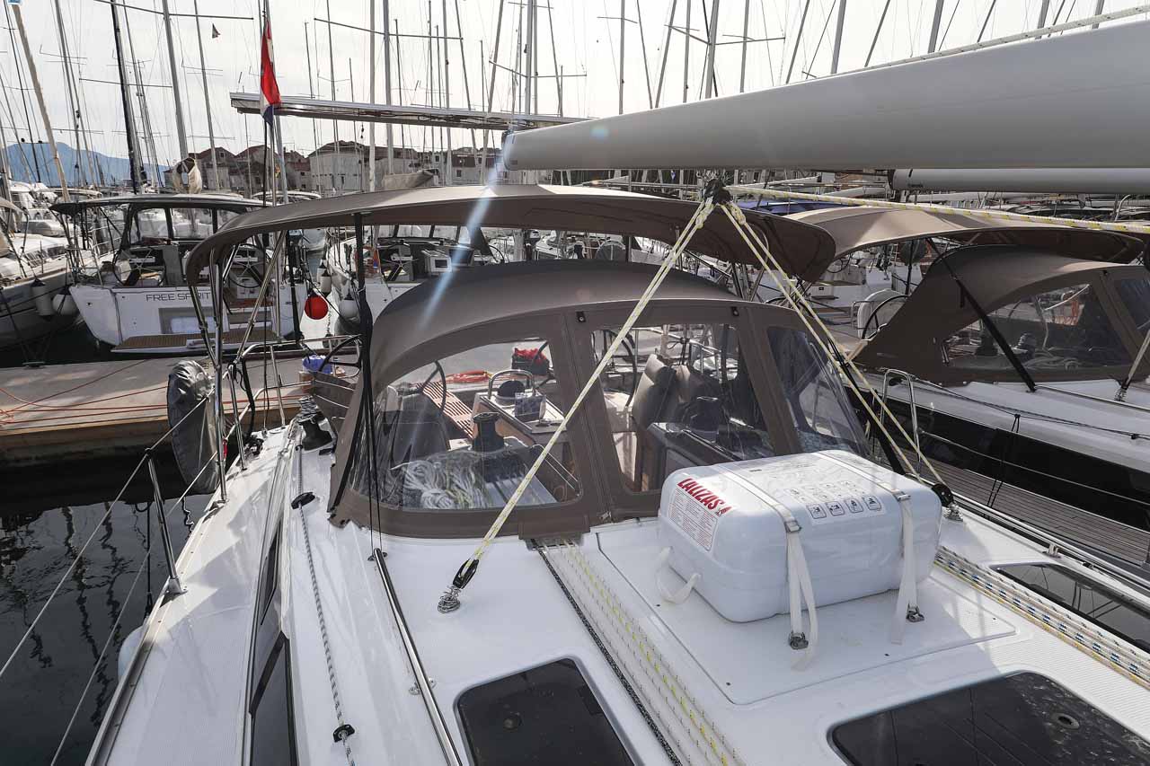 Photo #6 - Bavaria Cruiser 37 Style (Pura Vida) in Trogir - 38100