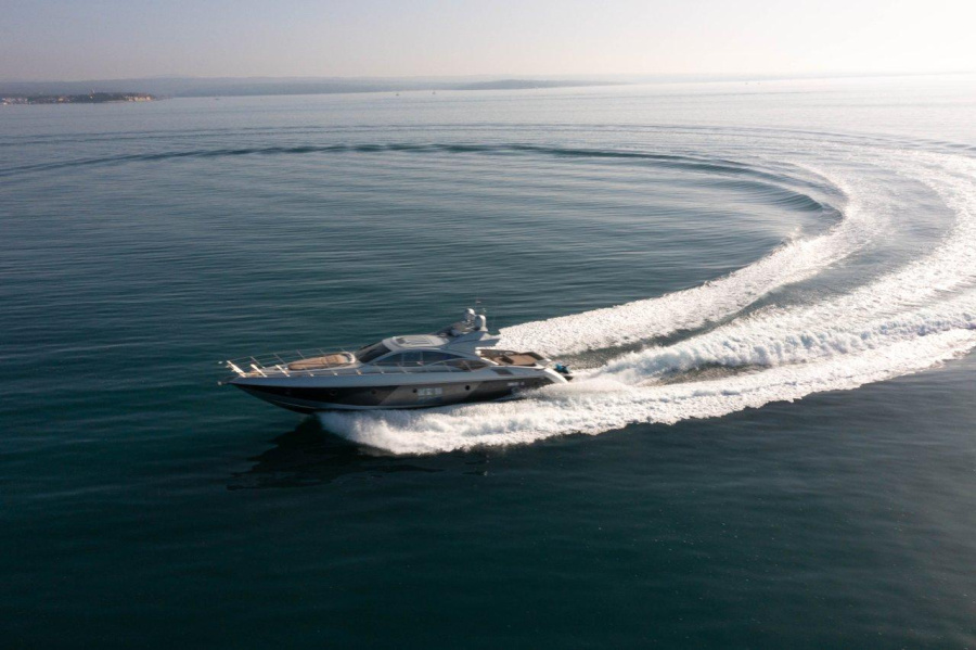 Photo #4 - Azimut 68 - 3 + 1 cab. (Falch) in Split - 38121