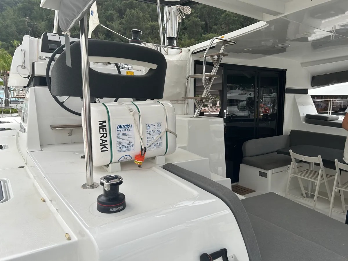 Photo #6 - Lagoon 42 - 4 + 1 cab. (Meraki) en Fethiye - 38132