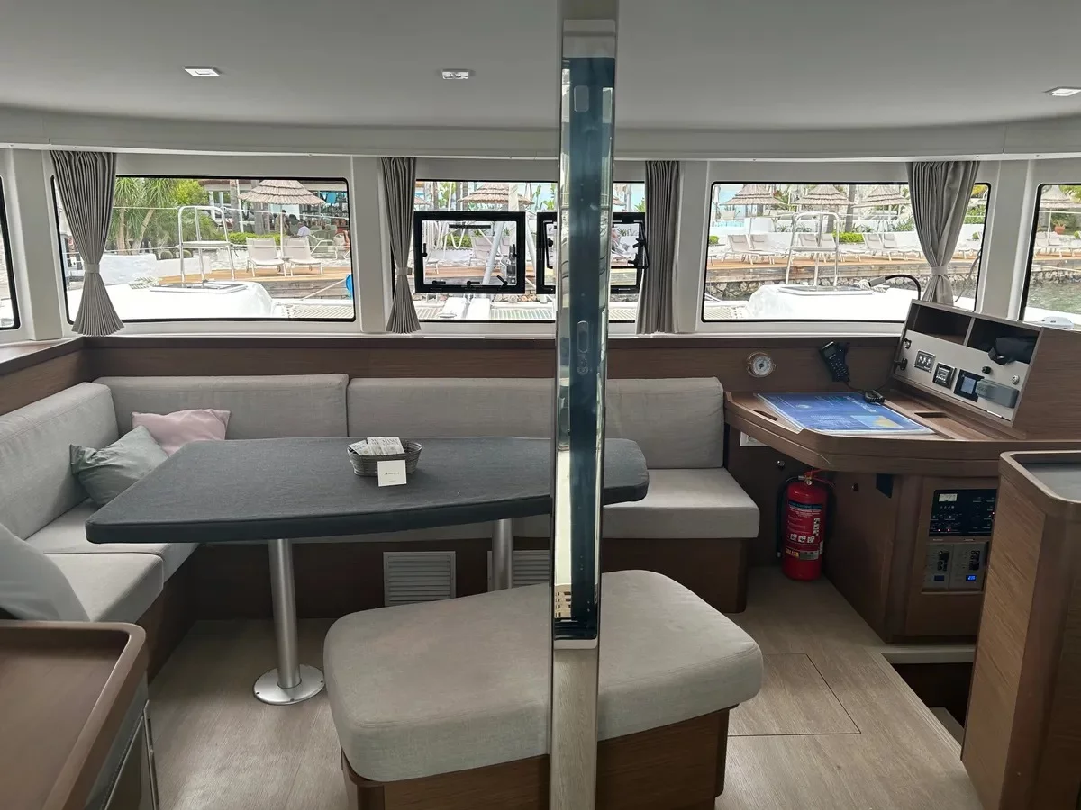 Lagoon 42 - 4 + 1 cab. (Meraki)  - 9