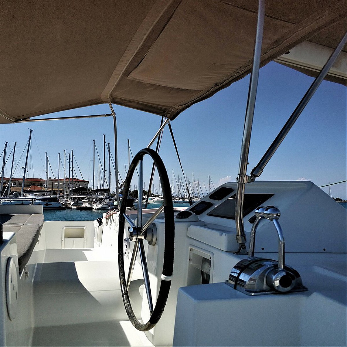 Photo #6 - Lagoon 450 F - 4 + 2 cab. (Azraq) in Atene - 38143