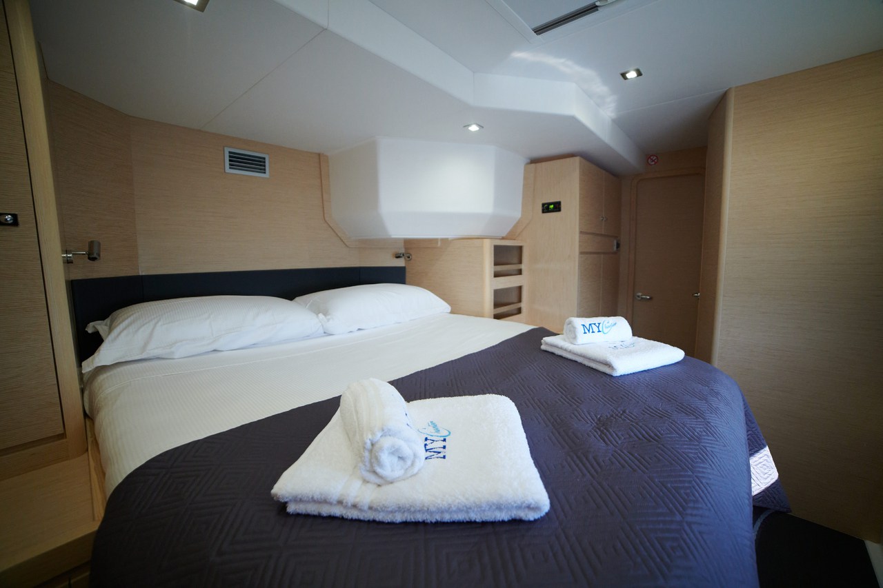 Photo #13 - Dufour 48 Catamaran - 5 + 1 cab. (Sualzo) in Salerno - 38168