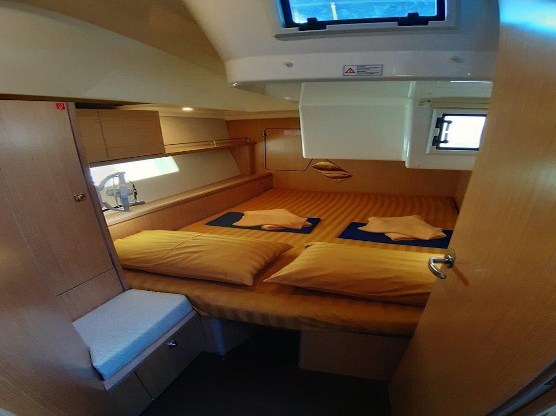 Photo #11 - Bavaria C45 - 4 cab. (Southern Star) in Phuket - 38191