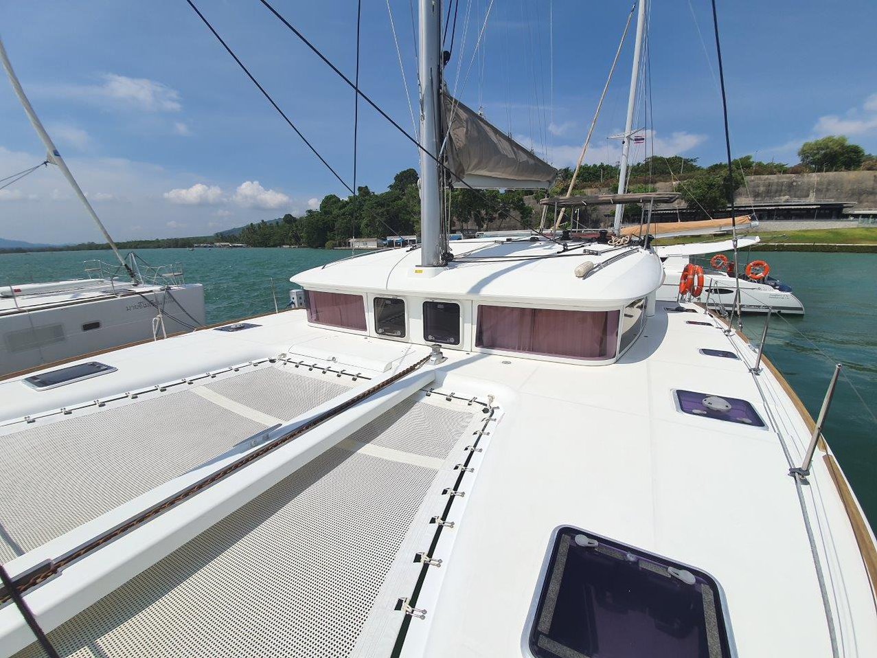Photo #4 - Lagoon 400 S2 - 4 + 2 cab. (ToyBoy) in Phuket - 38196