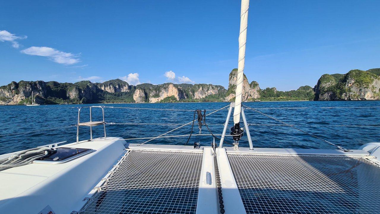 Photo #8 - Lagoon 42 - 4 + 2 cab. (Thai Thunder) en Phuket - 38201